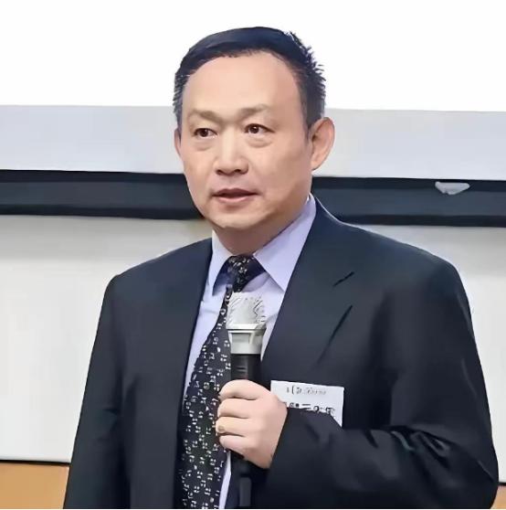 卢麒元发问：为什么十五五规划里，水、电、网、数据这些“国之重器”频频被贴上“开放