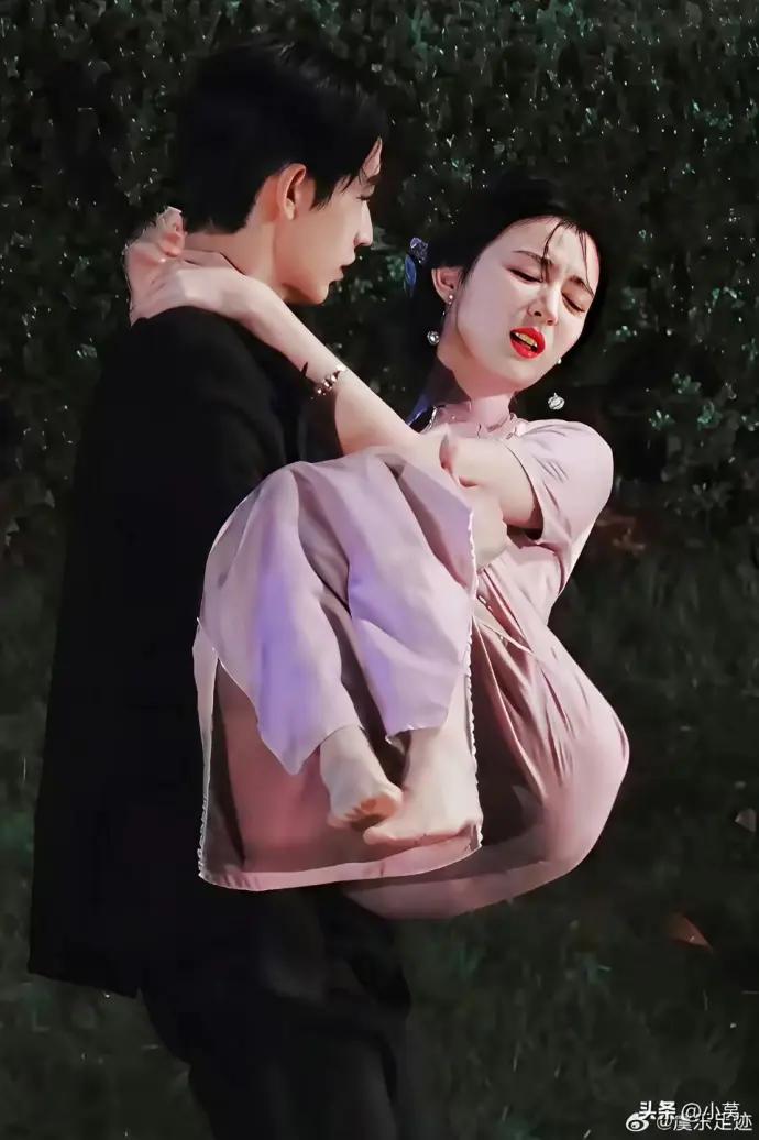 王楚然这个落水被救的剧情，不知道拍剧时被重拍了几遍。这个男演员憋的是真难受啊