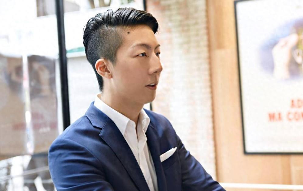 台湾“中联油脂致癌油”风暴扩大，民进党发言人吴峥在节目中与资深媒体人黄扬明唇枪舌