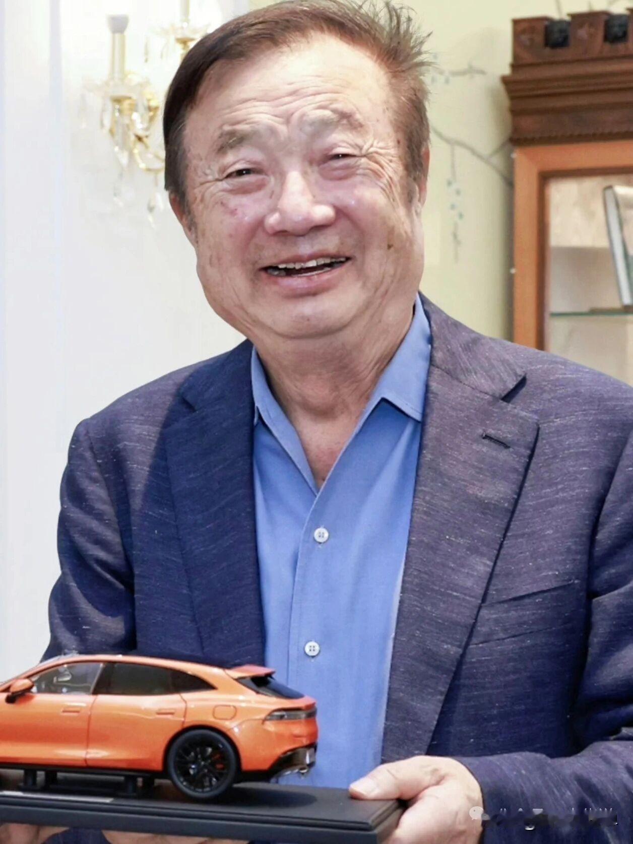 81岁的任正非，又给整个商界上了一课。最近，广汽董事长冯兴亚晒出了一张和任老