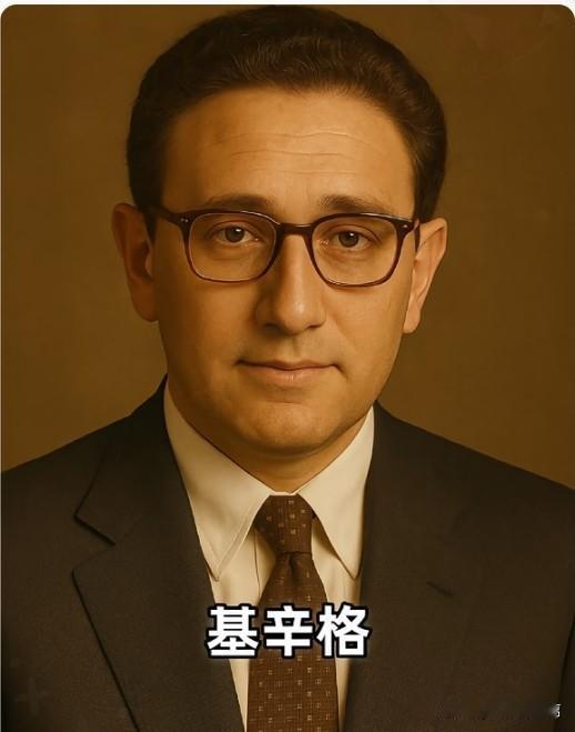 基辛格震撼揭秘：60万吨钢产量如何打出东方大国尊严，美国从此学会尊重！