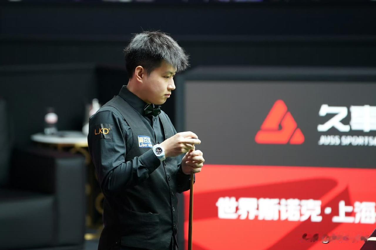 赵心童6-0横扫罗伯逊，晋级上海大师赛四强，打出四大不可思议就在北京时间7月3