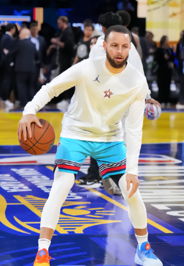 徐静雨谈NBA史上打球最合理阵容，选出了以下这5人