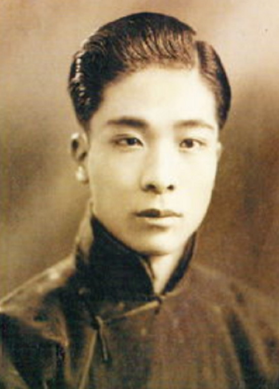 1970年夏，毛主席乘专列去了杭州。不久，陈励耘赶来向毛主席汇报浙江的工作情况。