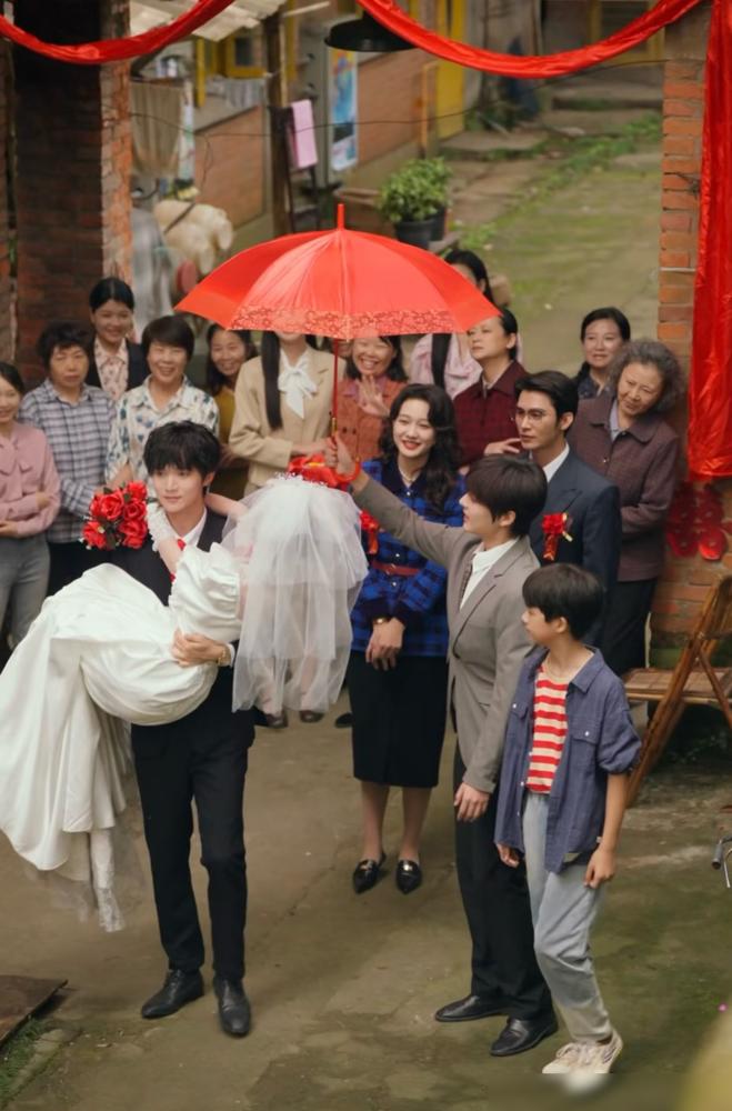 估计现在所有的短剧男演员都气的痒痒，不是因为他们没有短剧拍，也不是没有代表作