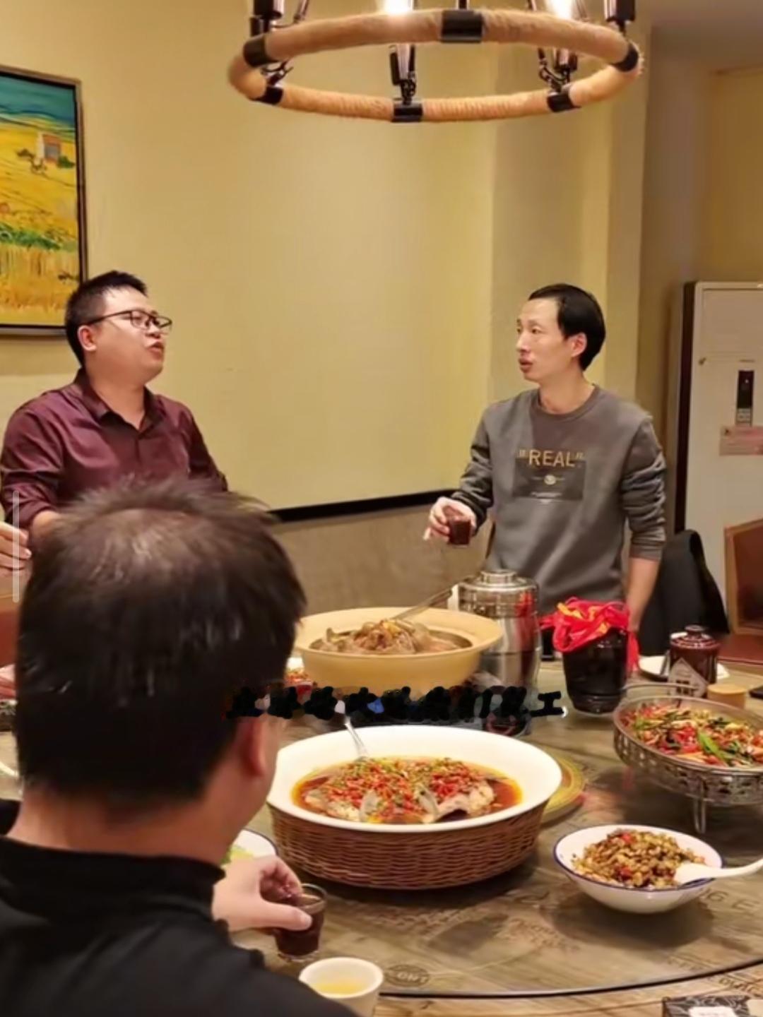 不是地域黑，真的不是地域黑，只是就事论事早些年有个襄阳的同事，快离职了，主动
