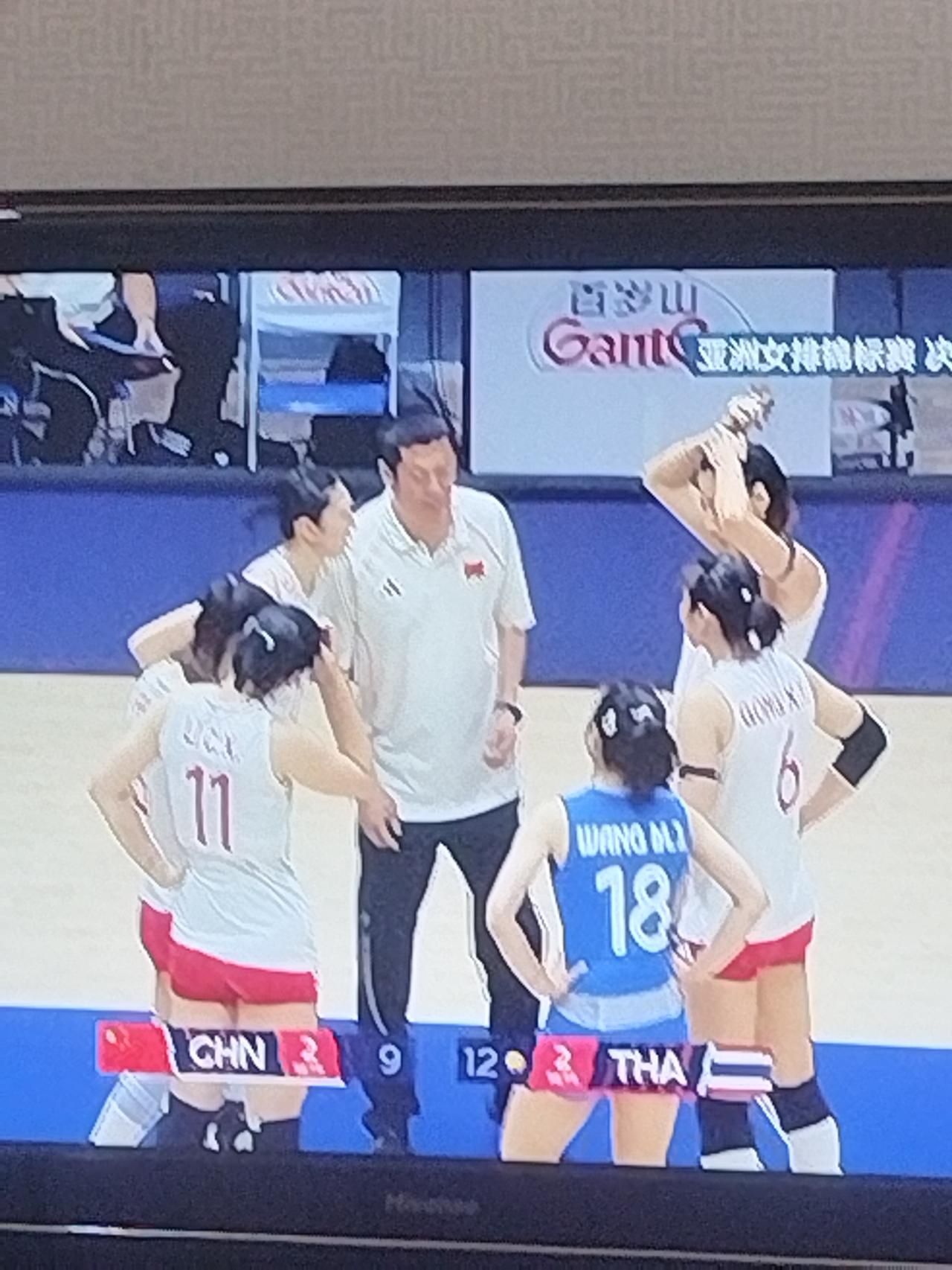 赵勇必须承担输球责任。中国女排2:3主场不敌泰国，不仅丢掉了亚锦赛冠军，还痛失直