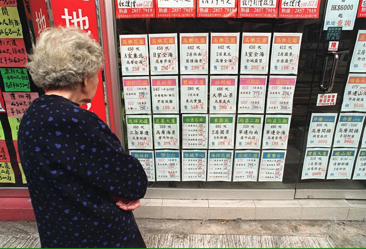 香港回归祖国的27年，GDP变化如下：1997年：1773.53亿美元