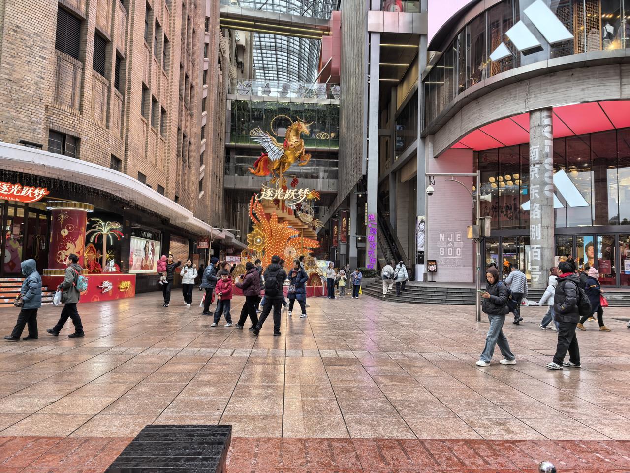 美国司法部公布的档案中，爱泼斯坦购买了大量的浓硫酸，这些用来做什么了？对于浓硫