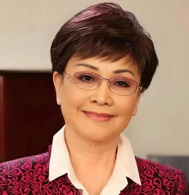 81岁李谷一，太让人惋惜了！2月10日，许久没有消息的李谷一，突然冲上热搜，这