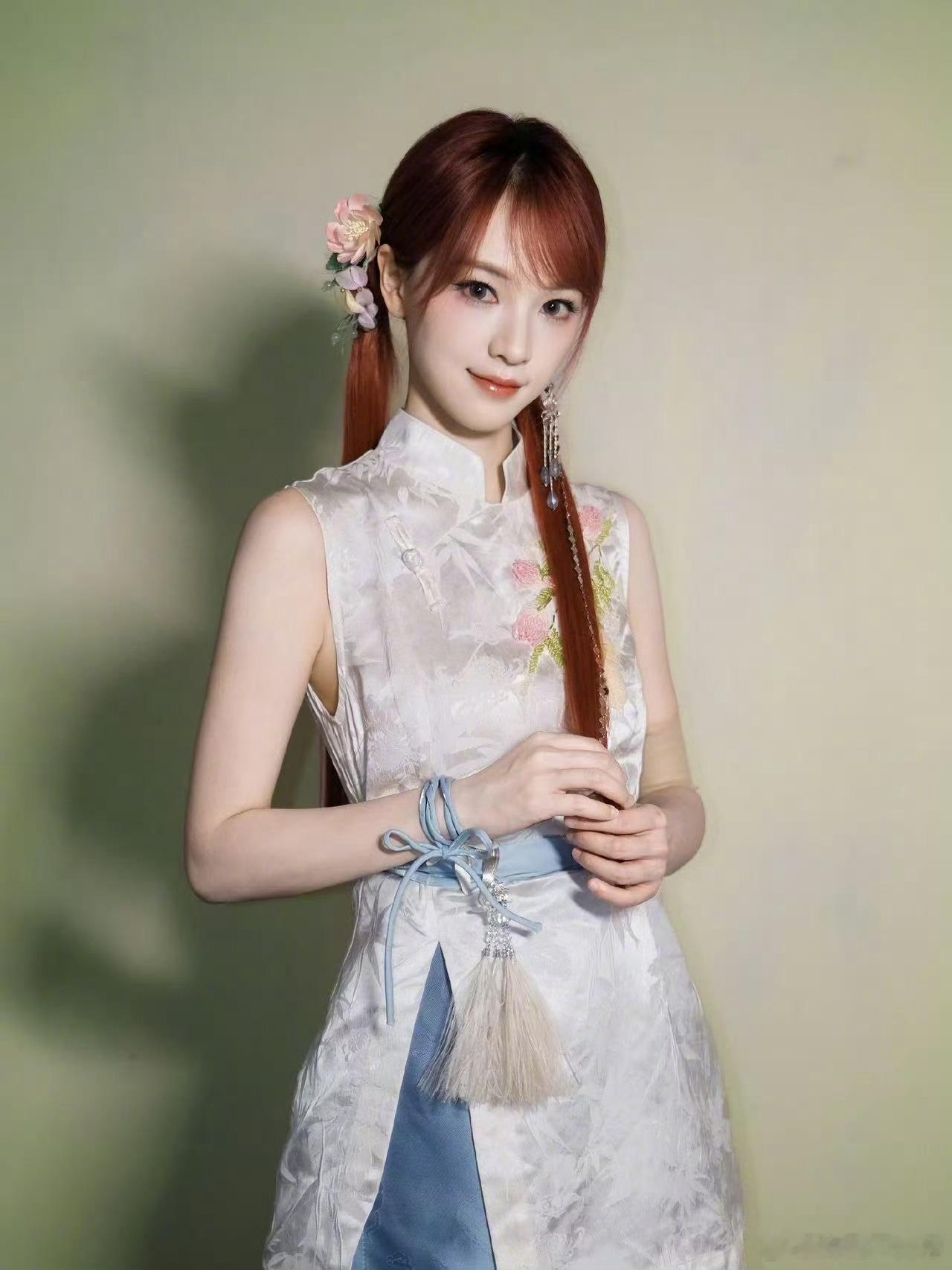 天知道这5个人有多萌！！黄灿灿四公妆造这个黄灿灿长发造型梦回武大校花时期，长发完