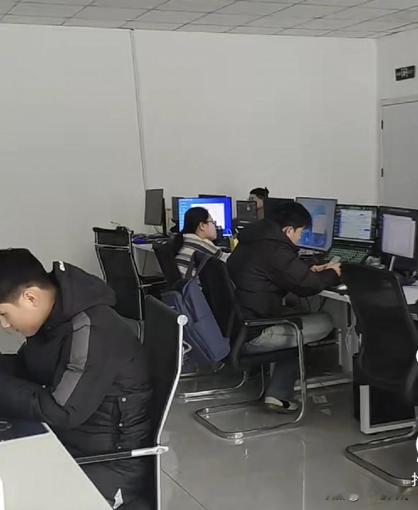 又给用人部门擦屁股[捂脸哭]用人部门要辞退一个试用期员工，轻描淡写的来了句“这个人