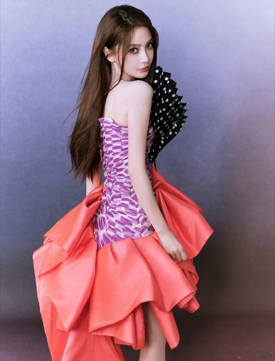 angelababy🌸Angelababy请粉丝喝热奶茶阳光与你都是温暖且