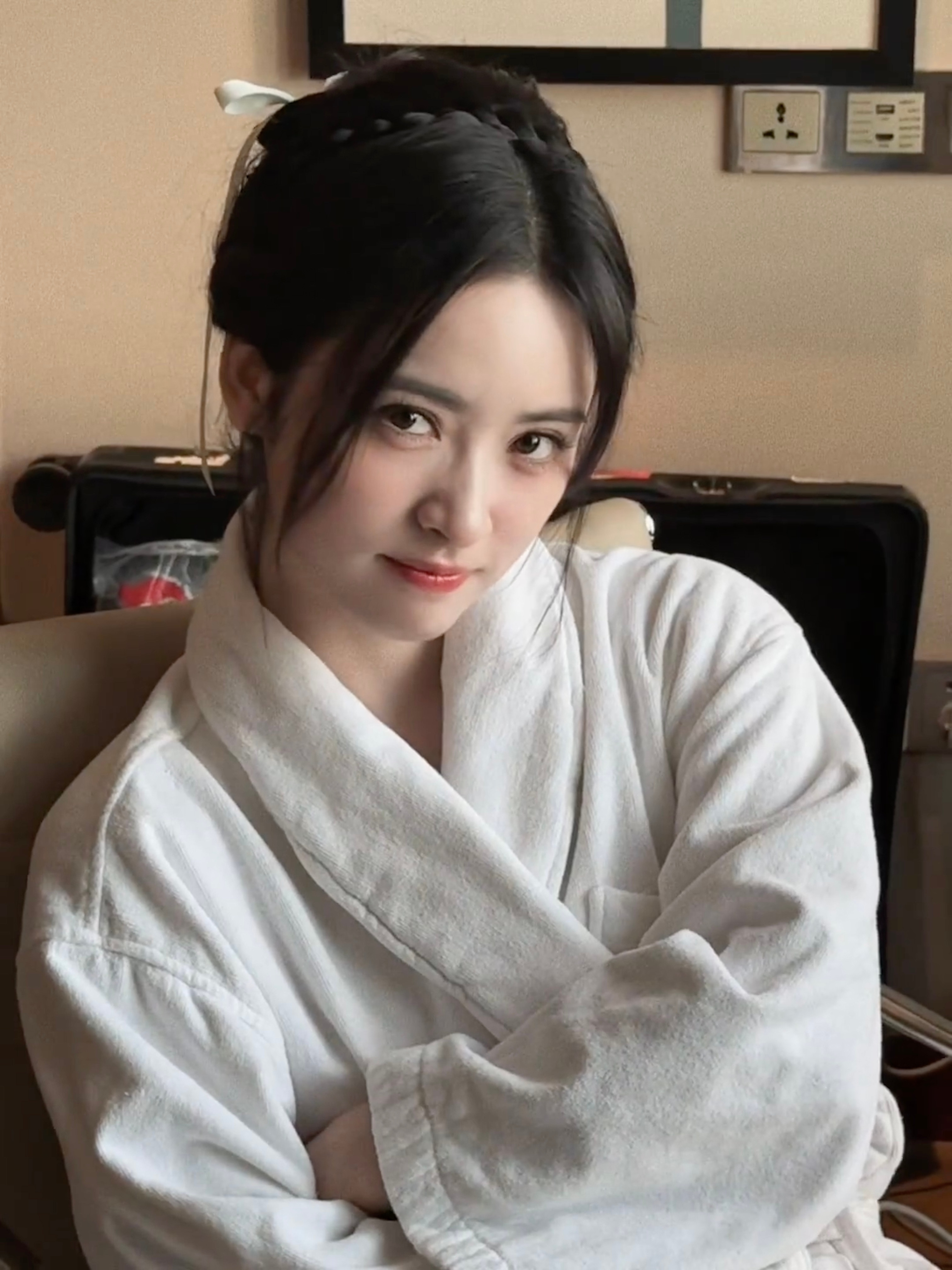 沈月很想谈这个沈月了被盯不投降挑战