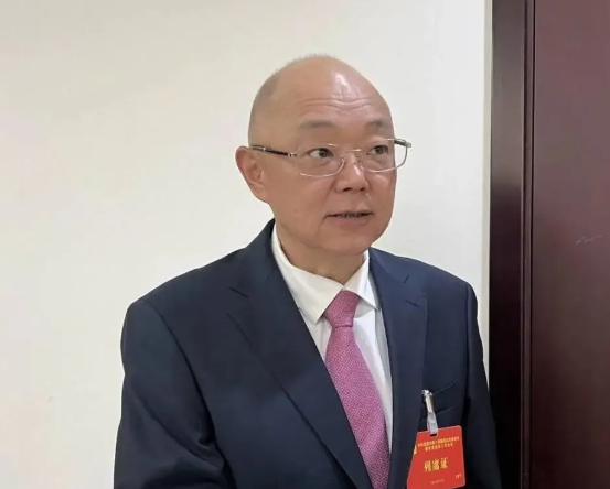 双双ST、同日停牌! 四川两家上市公司因财务造假遭处罚→