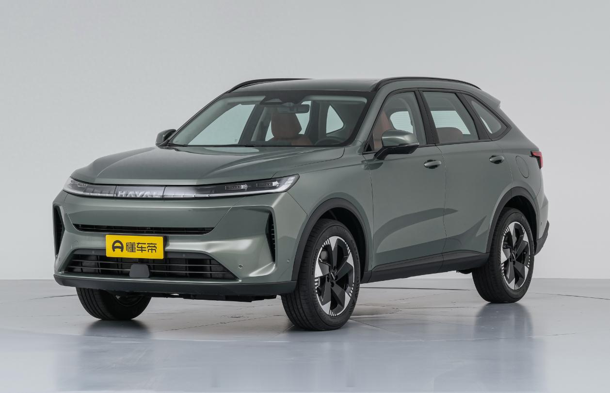 全新哈弗H6L的实车图曝光，定位为中型SUV，新车提供了1.5T、2.0T的两套