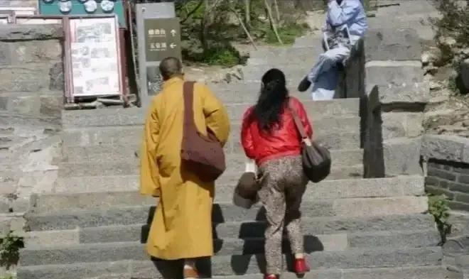 关于释永信严重违纪的问题，我并不关心，他到底挪用了多少钱，跟我也毫无关系，能判多