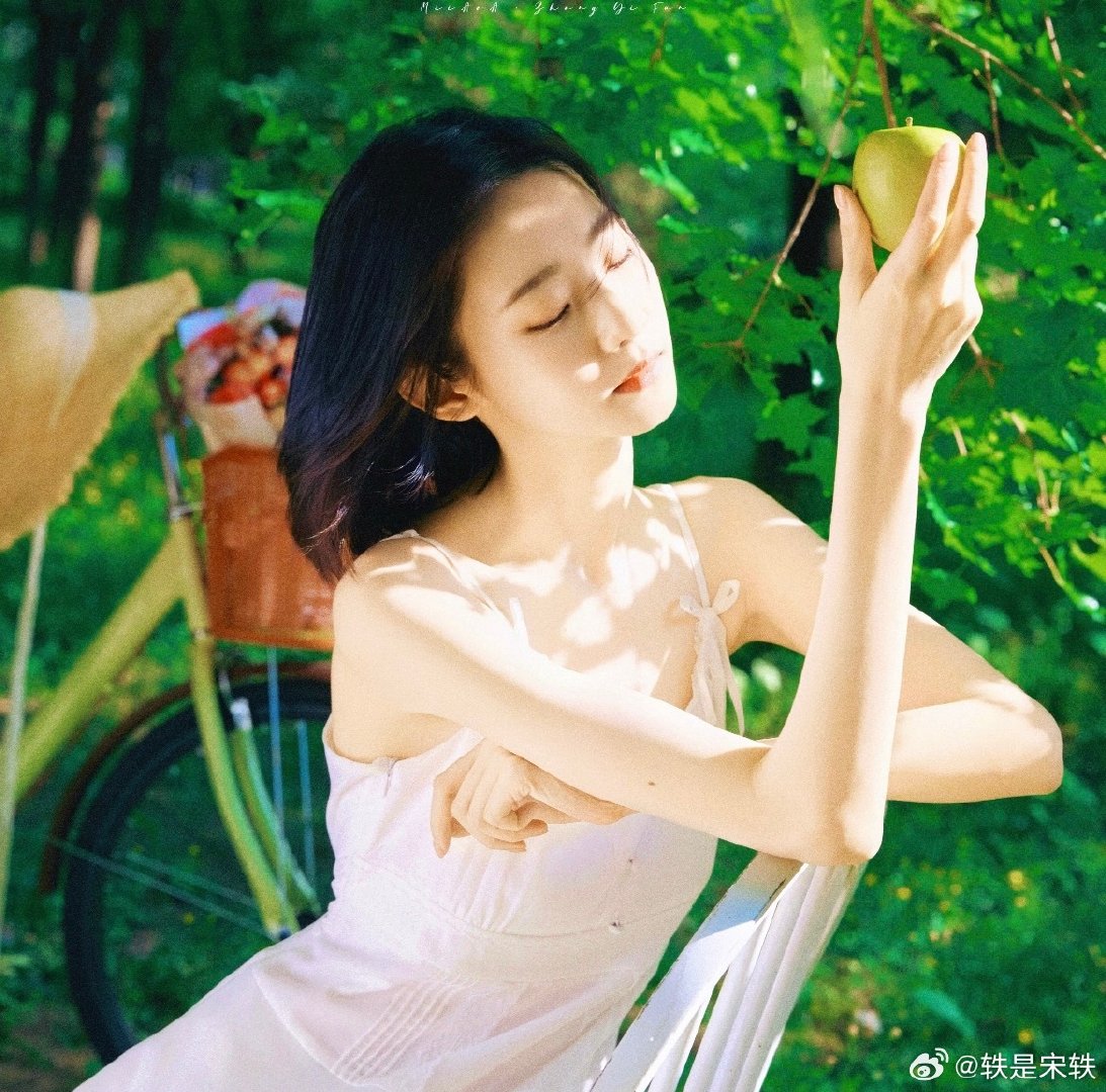 #张艺凡##青年演员张艺凡##张艺凡#*🌳生命如长树，绿意盎然🍋‍🟩🫧​