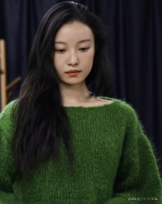 张艺谋对20岁倪妮说：“跟我住三年，别谈恋爱”，三年封闭打磨，她换来了什么？ 