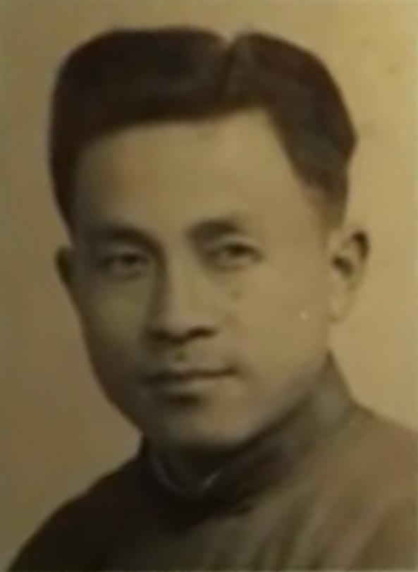 冒死留存屠城罪证的15岁南京少年1938年，南京沦陷后，15岁的华东照相馆