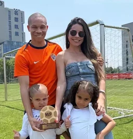 席尔瓦真是名好外援，到了成都更是如鱼得水新赛季，青岛海牛彻底清洗了五名外援，