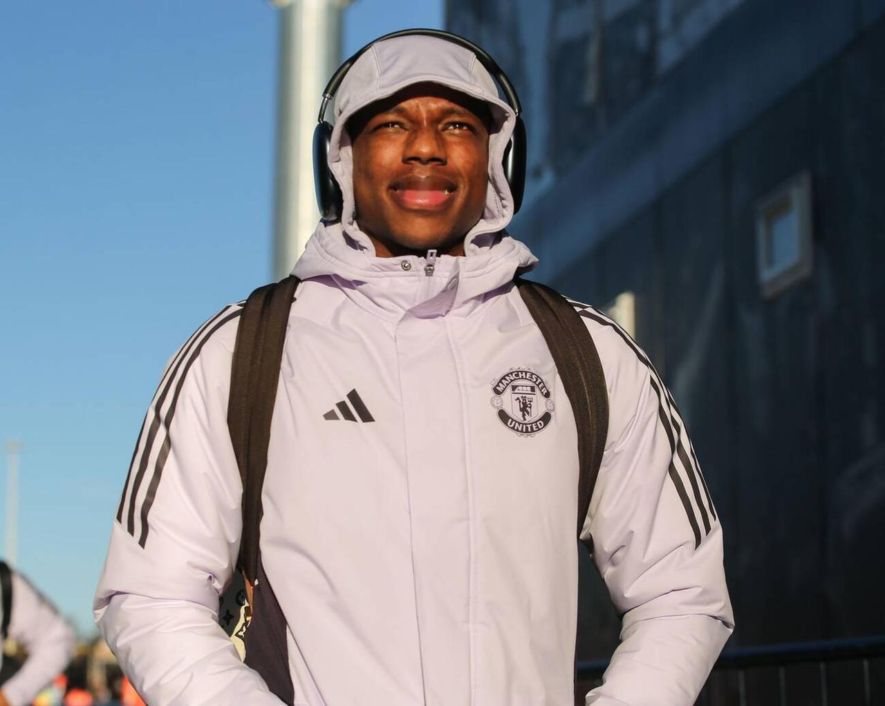 威尔科克这是为啥？留着马拉西亚过年包饺子？😡左边后卫有问题，也是达洛特