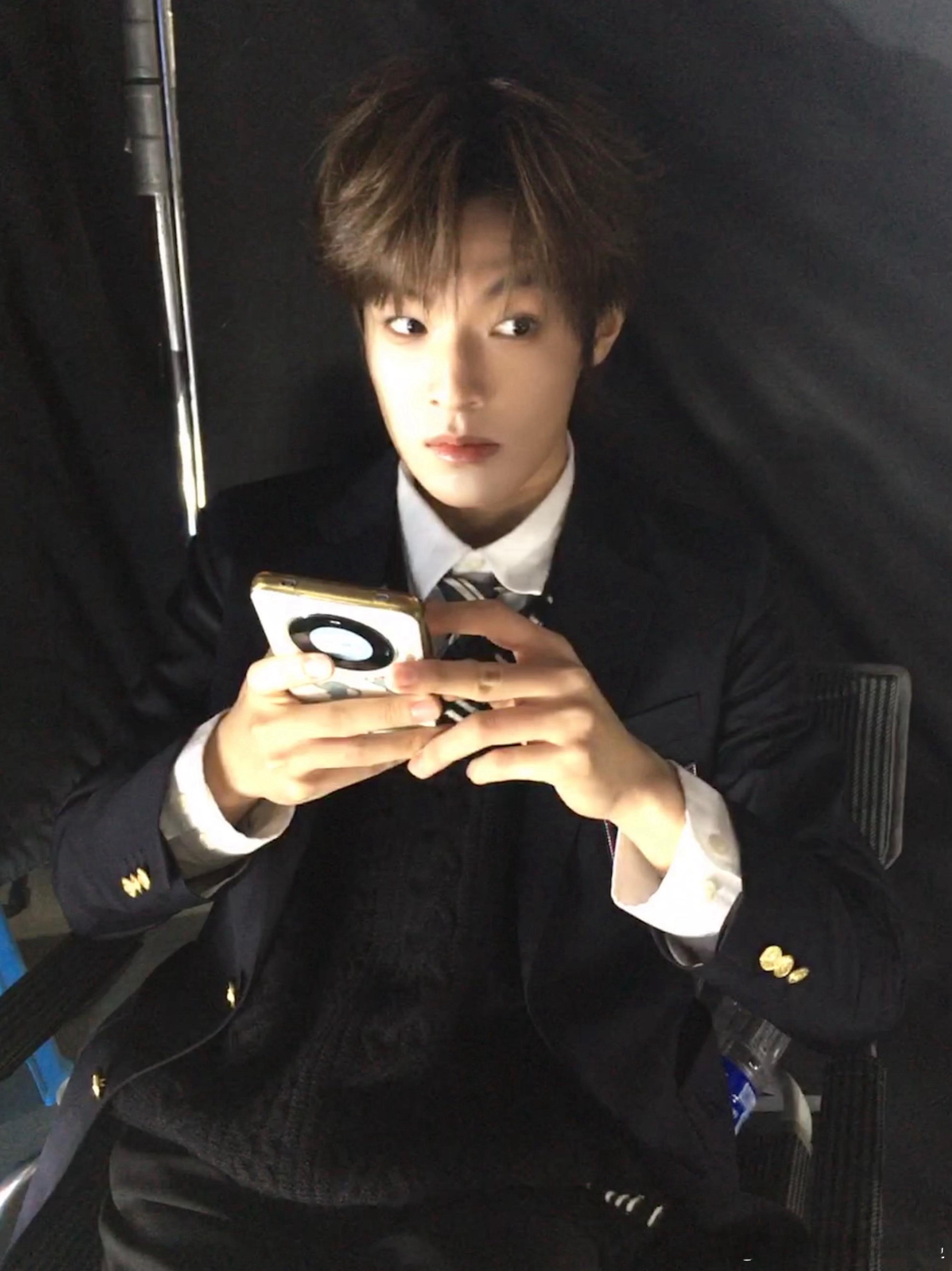 张泽禹小狗也会发博吗看到张泽禹发博就像突然收到一份小礼物，小狗造型太治愈了。