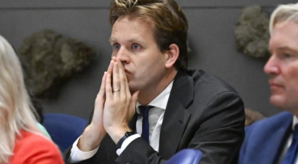 咱们常说“出来混迟早是要还的”，荷兰最近就真切体会到了这句话的分量。12月1