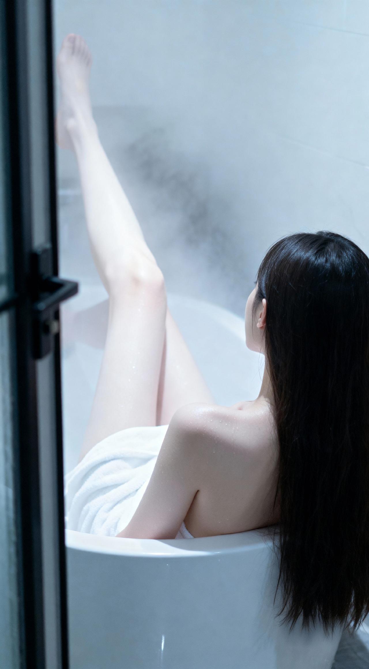 浴室氛围感拍照，每一帧都是壁纸！浴室拍照氛围感拍照姿势ootd穿搭