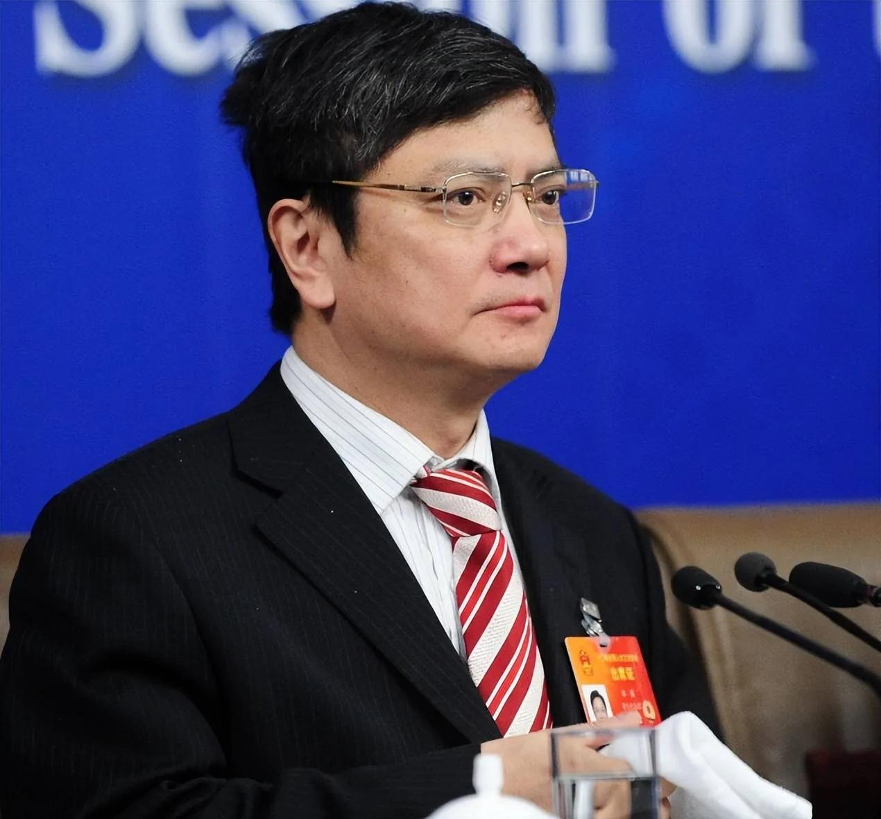 郑强教授这段话，在清明这次假期中尤为明显，看回家的人就知道了，戳中了无数父母的心