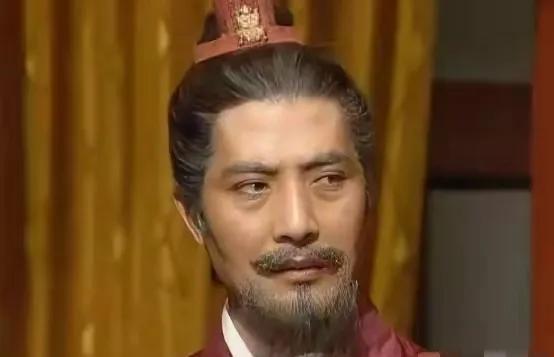 258年春，数百名壮士双手被绑，在寿春城外等待处斩。行刑时，他们被排成一列，每当