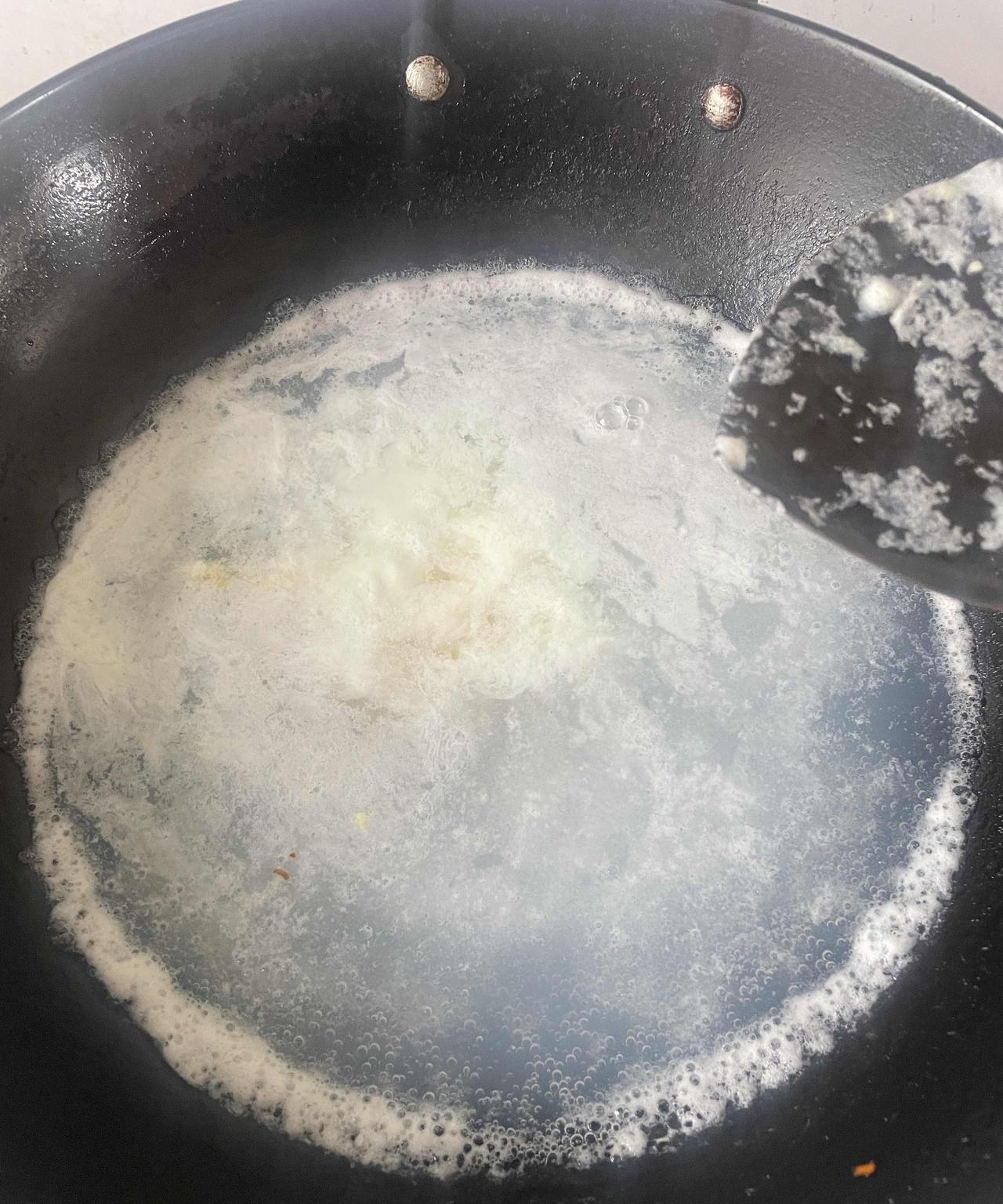 有时候看家里老人做饭，真是让人一言难尽啊！中午我和老婆原本打算，是在丈母娘家里