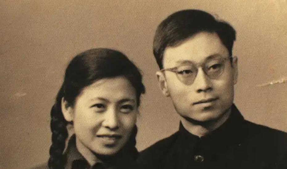 1967年,氢弹爆炸成功了!于敏兴奋的让妻子去买只烤鸭庆祝,妻子却说,这和咱们有