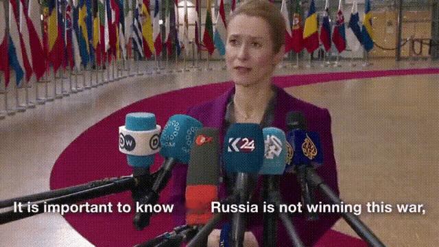 关于结束俄乌战争，欧盟外长卡拉斯义正言辞地说：“（没有包括我们在内地）谈判桌上的