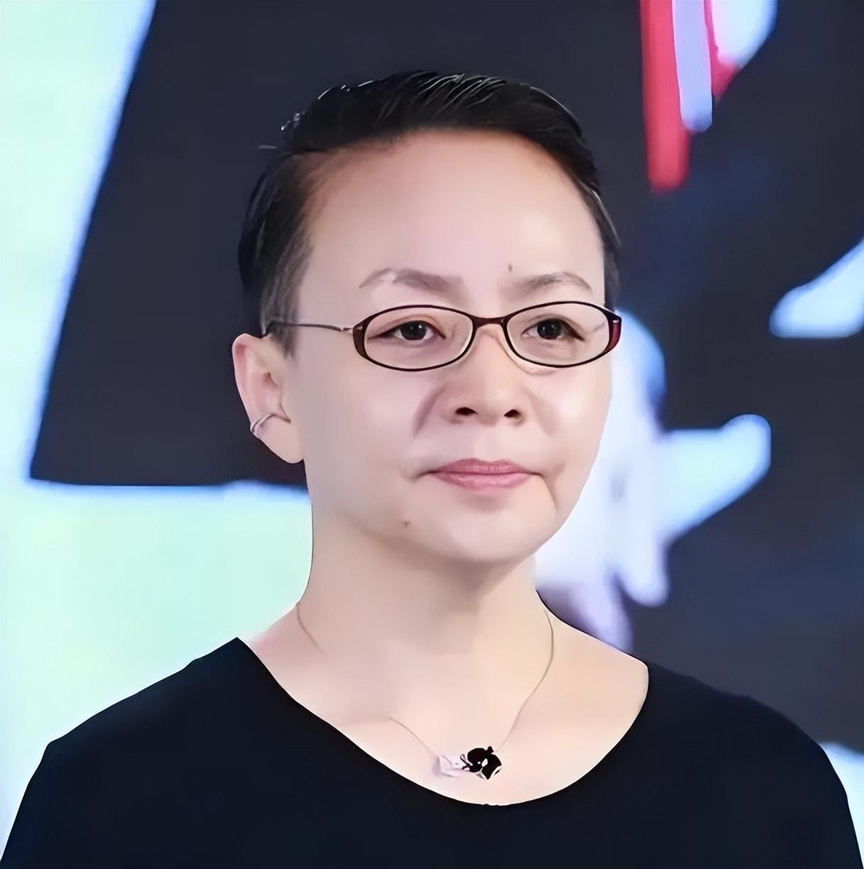 宋丹丹说：“2017年，我和章子怡在一个节目发生过矛盾，回到家里，我越想