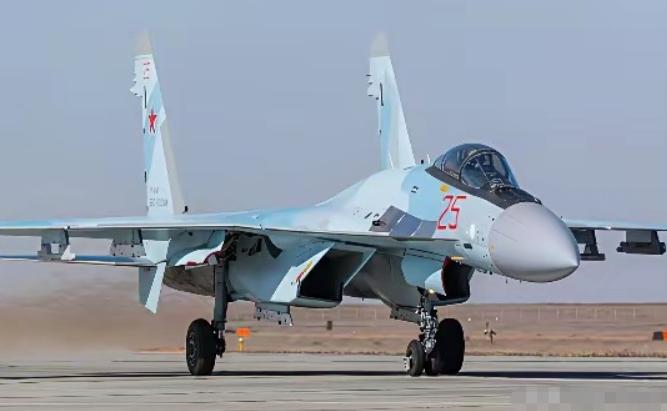 伊朗终于拿到新战机了！不是网上传的48架，是首批16架，其中12架已经停在伊朗的