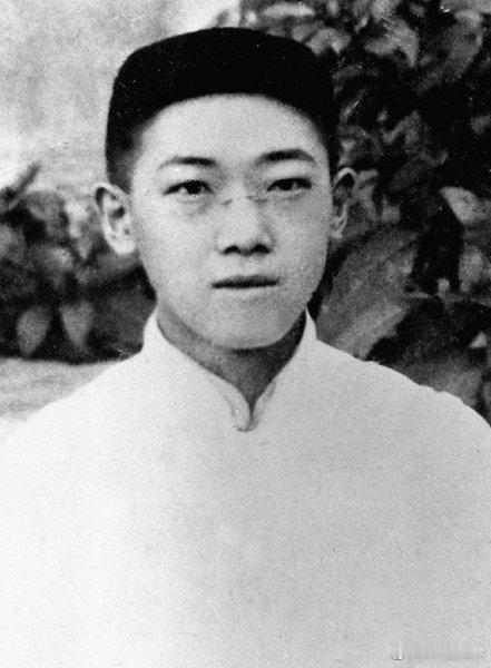 🔴1931年4月29日，恽代英烈士在南京遭反动派杀害临刑前，面对行刑的刽子手