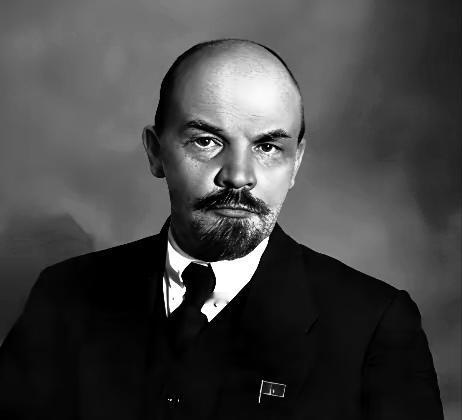 1922年，列宁病得不行，还在硬刚斯大林。斯大林要把乌克兰、白俄罗斯全揉进俄