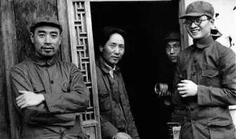 毛主席曾说：我的接班人有三个，第三个是周恩来——但他有个“弱点“……这个弱点，让