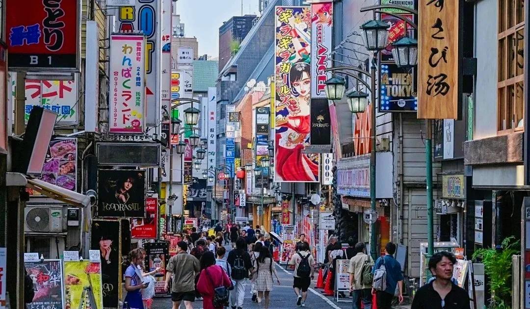 说句实在话，出生并成长在中国这片充满活力与机遇的土地上，我们着实很难真切体会到日