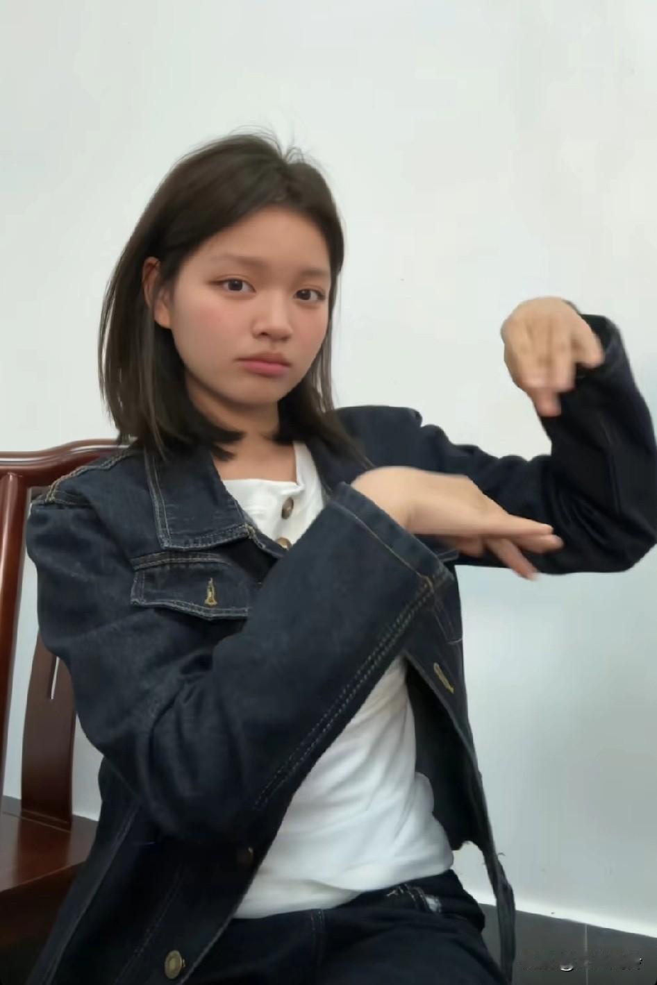 妈祖已经开直播了，感觉小妈祖一年比一年好看了，感觉不是替身而是真身好好备战高考