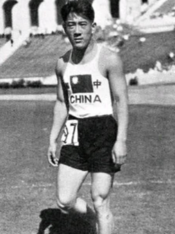 1932年，张学良赞助给刘长春8000大洋，让他去参加洛杉矶奥运会，连坐22天轮