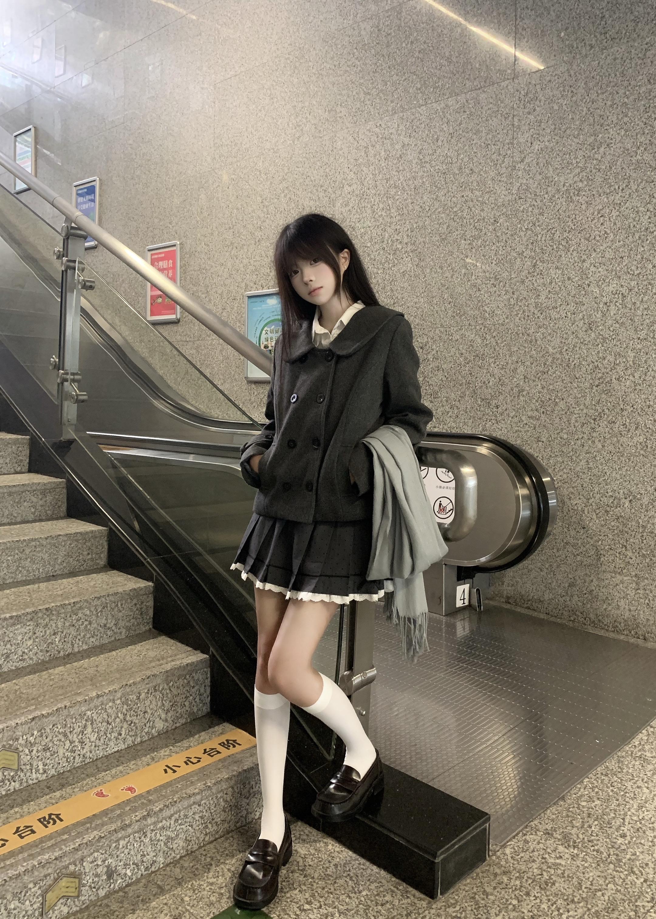 还在装孤独吗 你的游戏战绩里每把都有不同女孩子的身影
