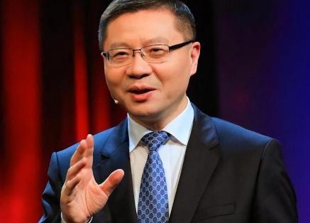 中国有两位预言神准的专家，一个是复旦的张维为，曾断言乌克兰或将亡国；另一位是林毅