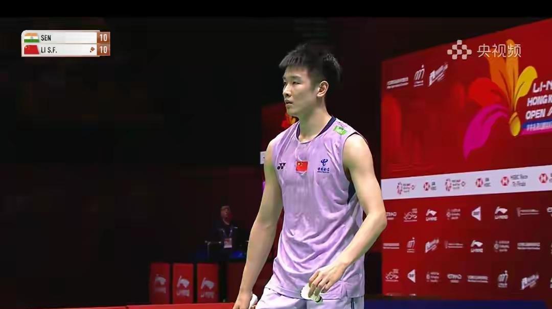 香港羽毛球公开赛我们只差一金，就包揽五项冠军，放眼世界，这也只有中国队能够做到。