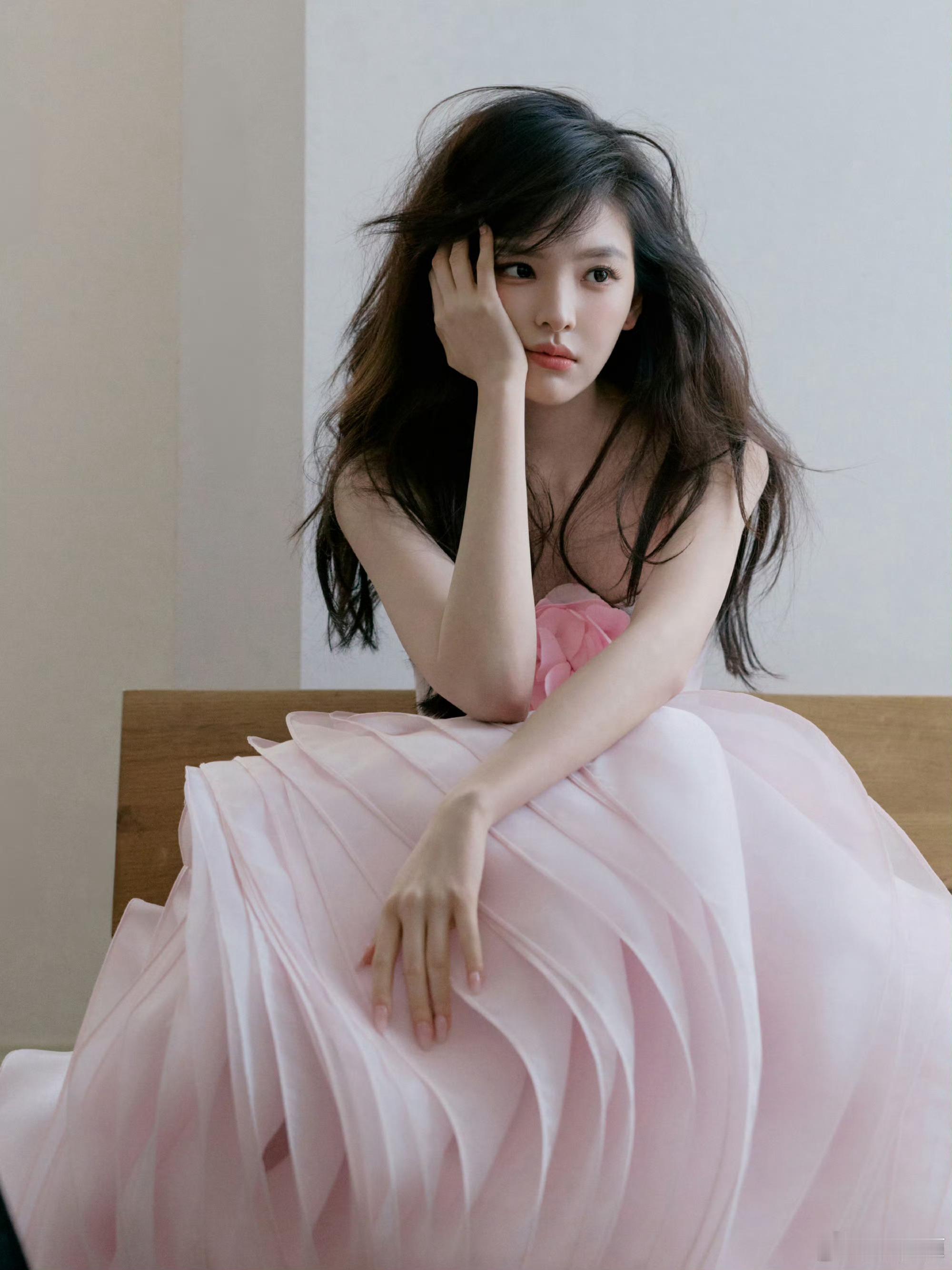 章若楠你护照丢了笑晕了还好拿回去了