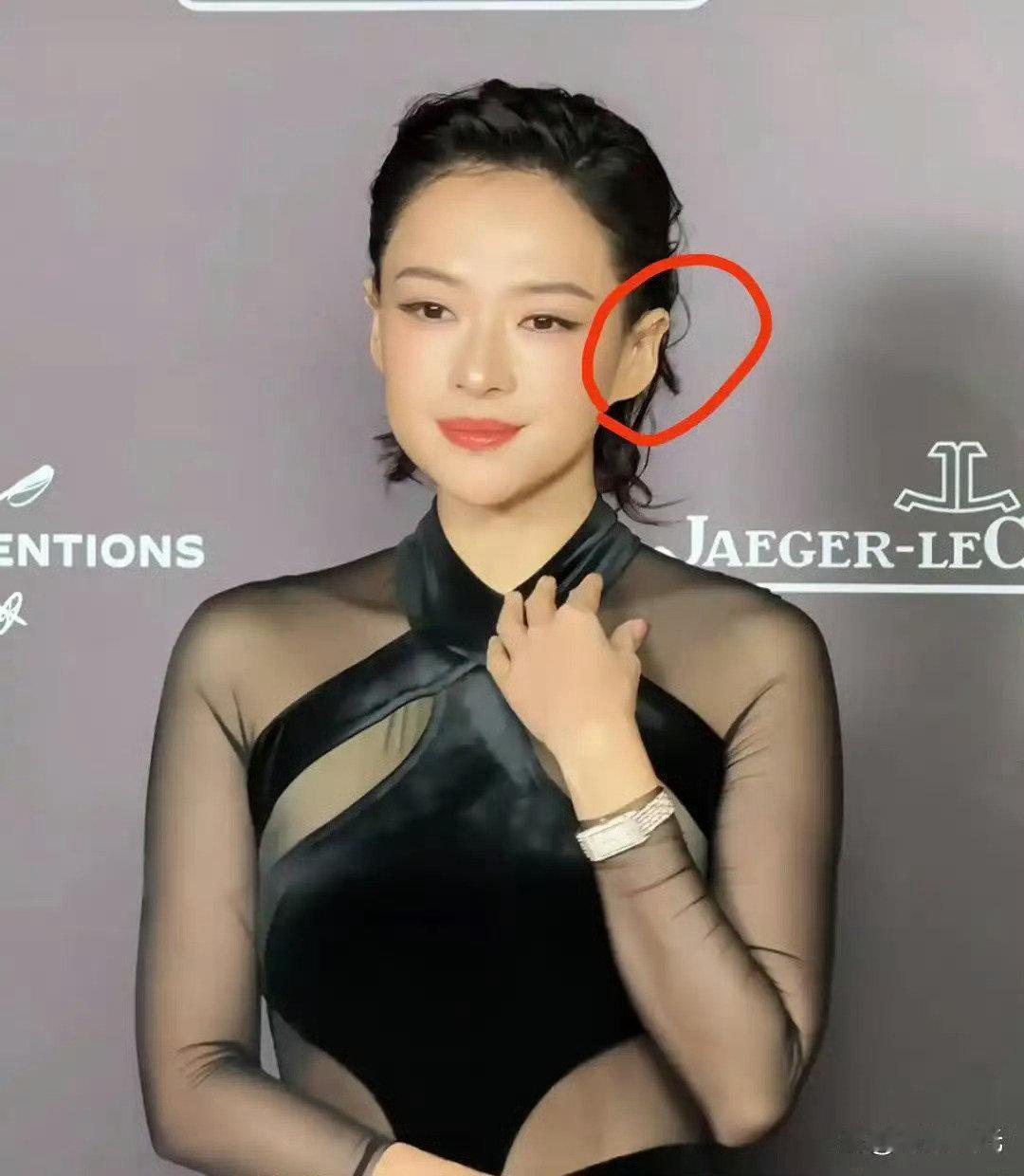 章子怡老了，我能接受，章子怡胖了，我也能接受，但我实在接受不了，章子怡才47岁，她的耳朵到底什么情况