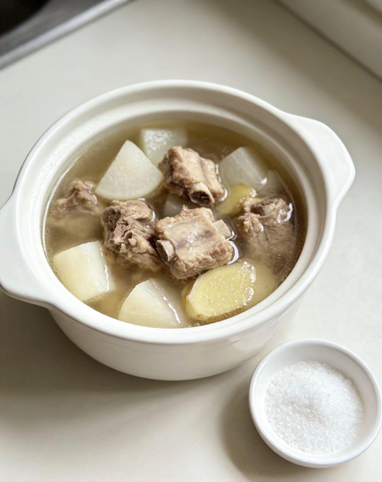 终于明白了，其实最好的养生就是不管什么菜，你炖着吃。以前总觉得食材新鲜就够