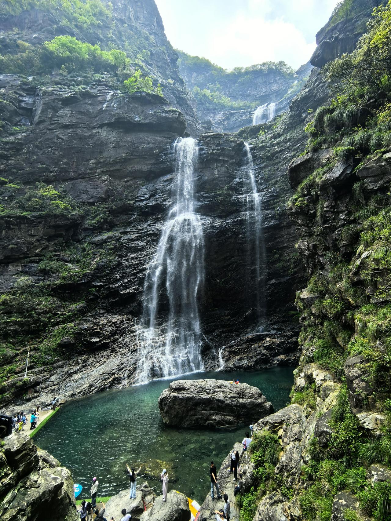 不到三叠泉，不算庐山客！这话真的一点不夸张，亲身游历过后深有体会！都说“不到三