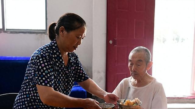 与丈夫分房睡已十年,53岁的我告诉你,中年女人为何拒绝同睡